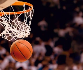 开云体育入口-存在感风暴，恩比德统治赛场之夜，深圳精神加时撼动雷霆