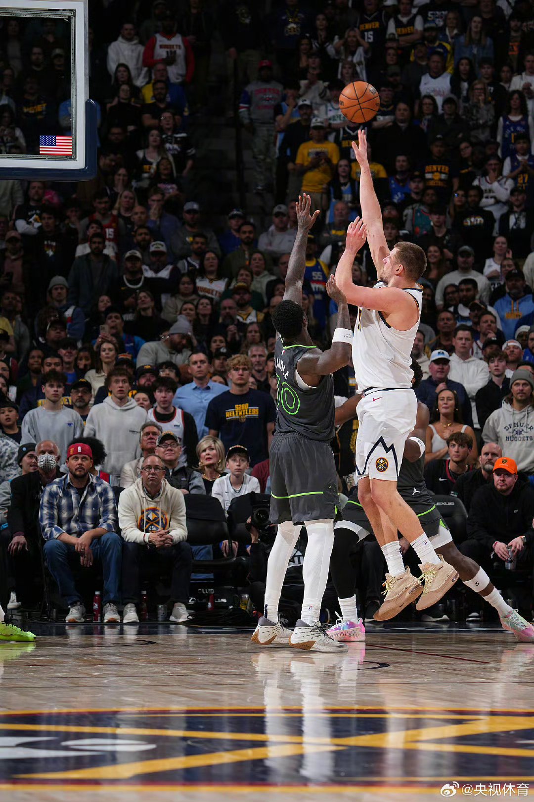 马刺碾压篮网,约基奇高光表现 马刺碾压篮网,约基奇高光表现