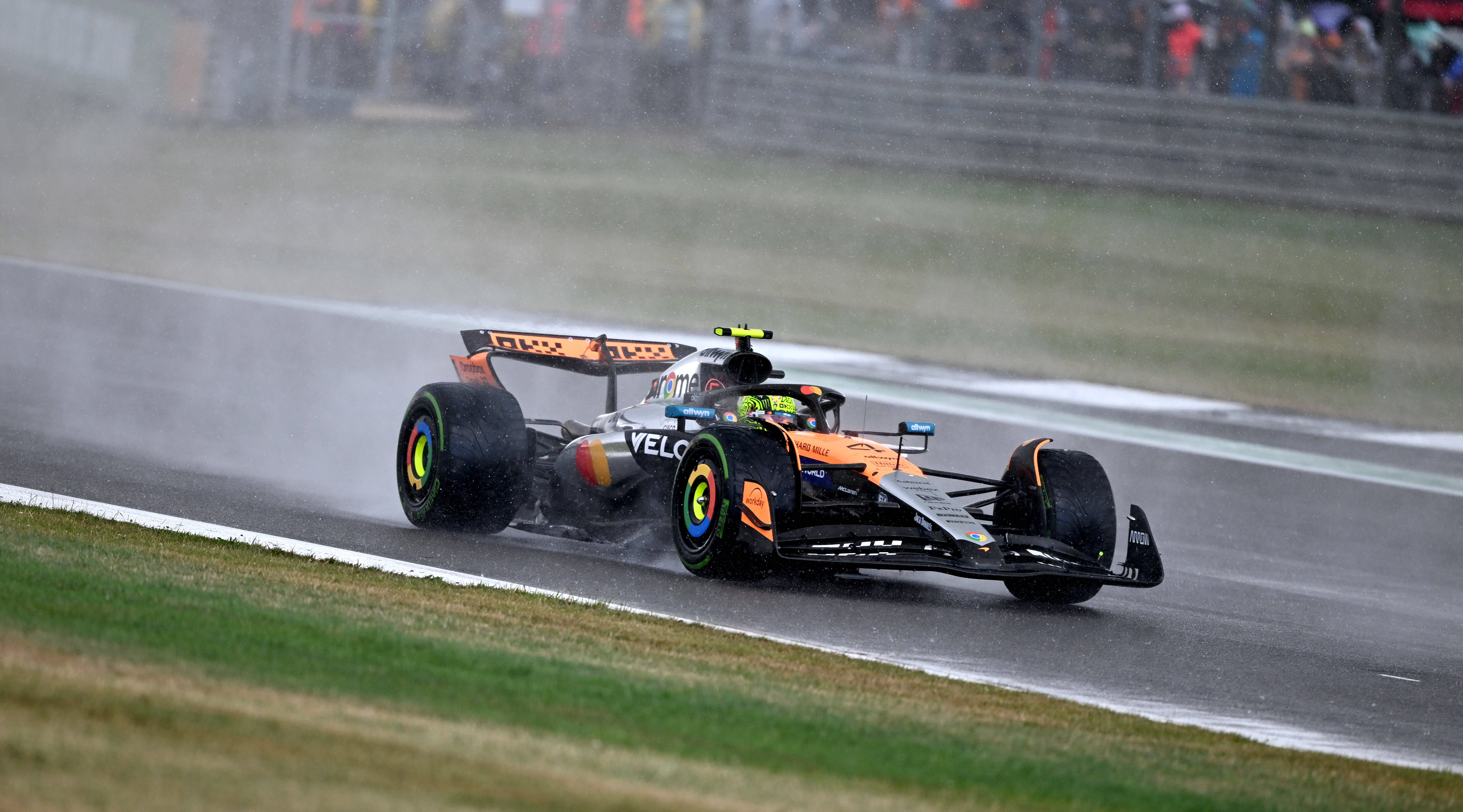 红牛车队绝杀索伯车队，勒克莱尔惊艳四座