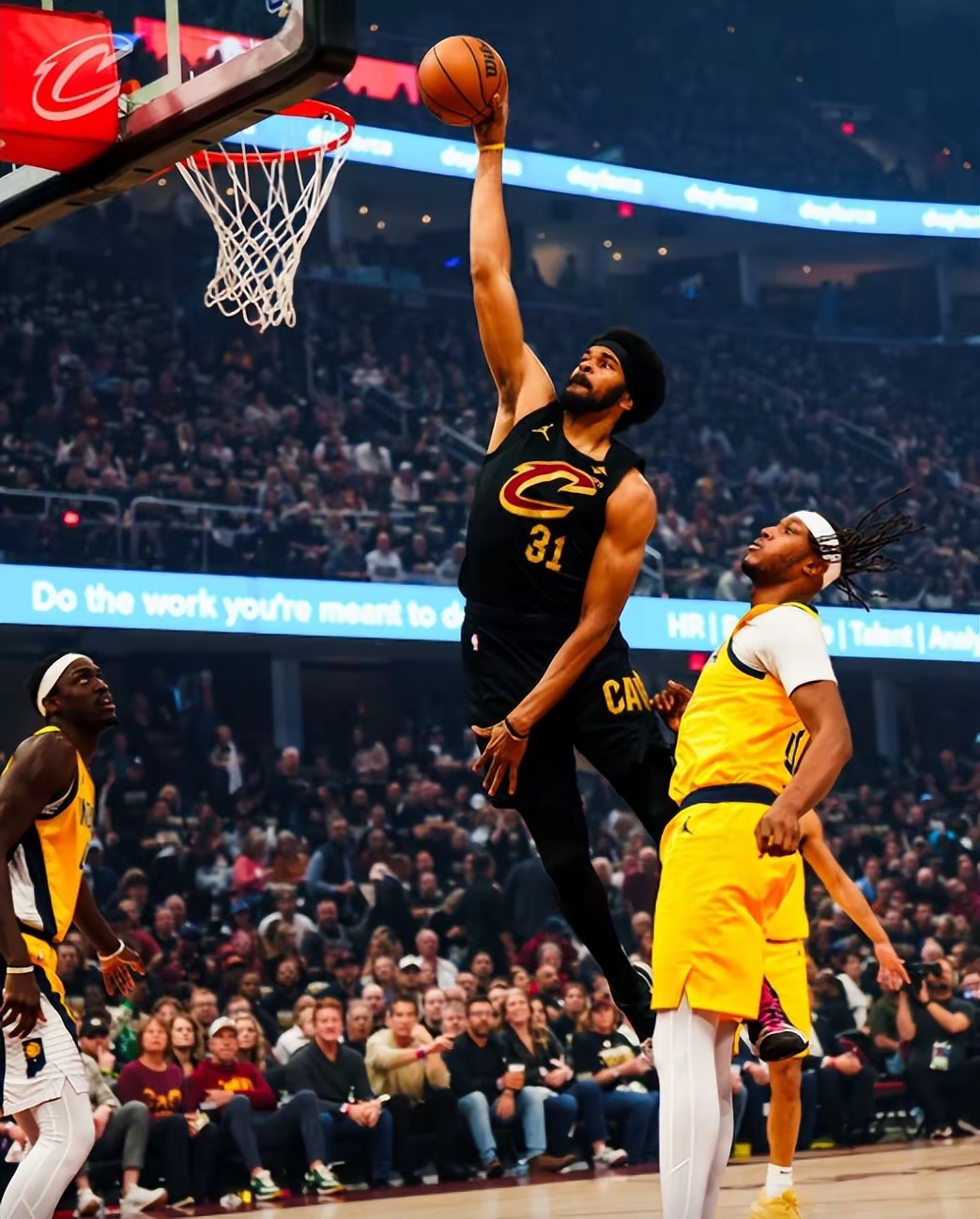 步行者横扫马刺,利拉德统治全场 步行者横扫马刺,利拉德统治全场