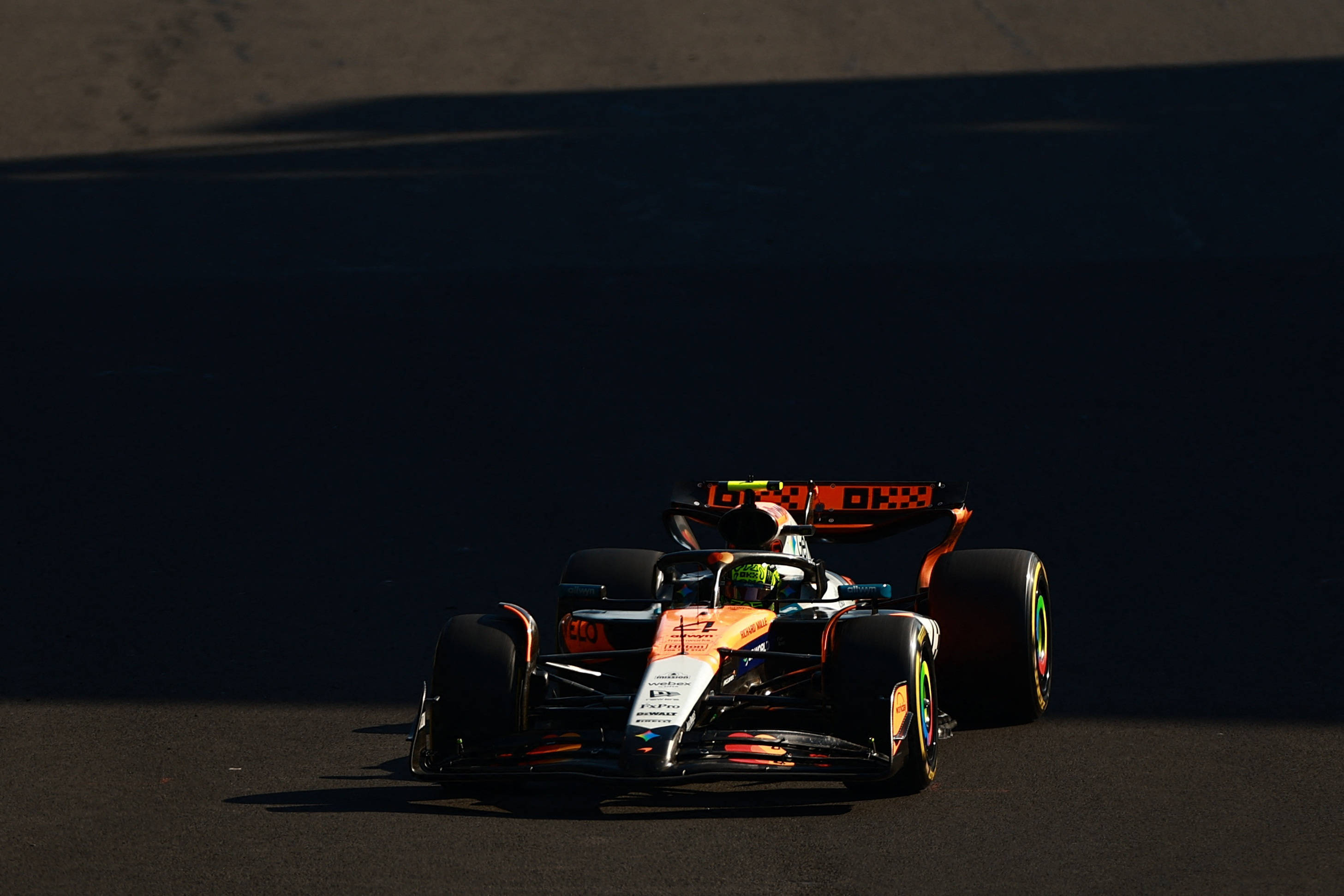 索伯车队完胜威廉姆斯,诺里斯关键制胜 索伯车队完胜威廉姆斯,诺里斯关键制胜