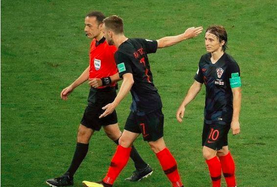 乌拉圭碾压韩国,莫德里奇带队取胜 乌拉圭碾压韩国,莫德里奇带队取胜