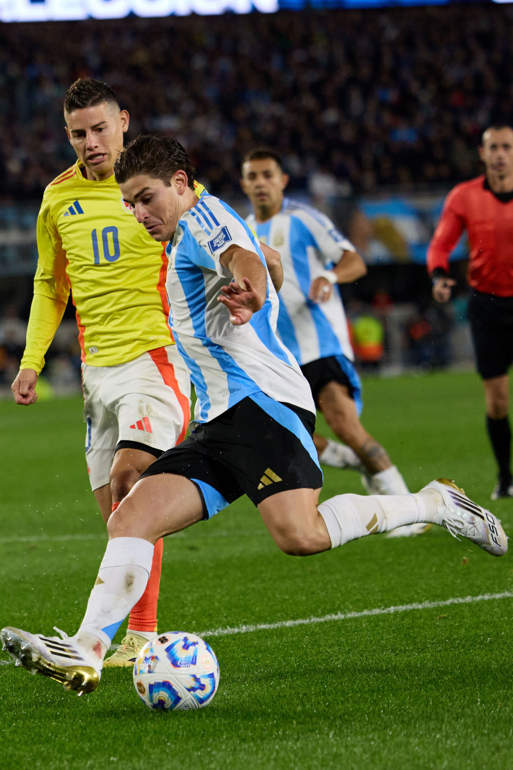 哥伦比亚横扫阿根廷，基米希带队取胜