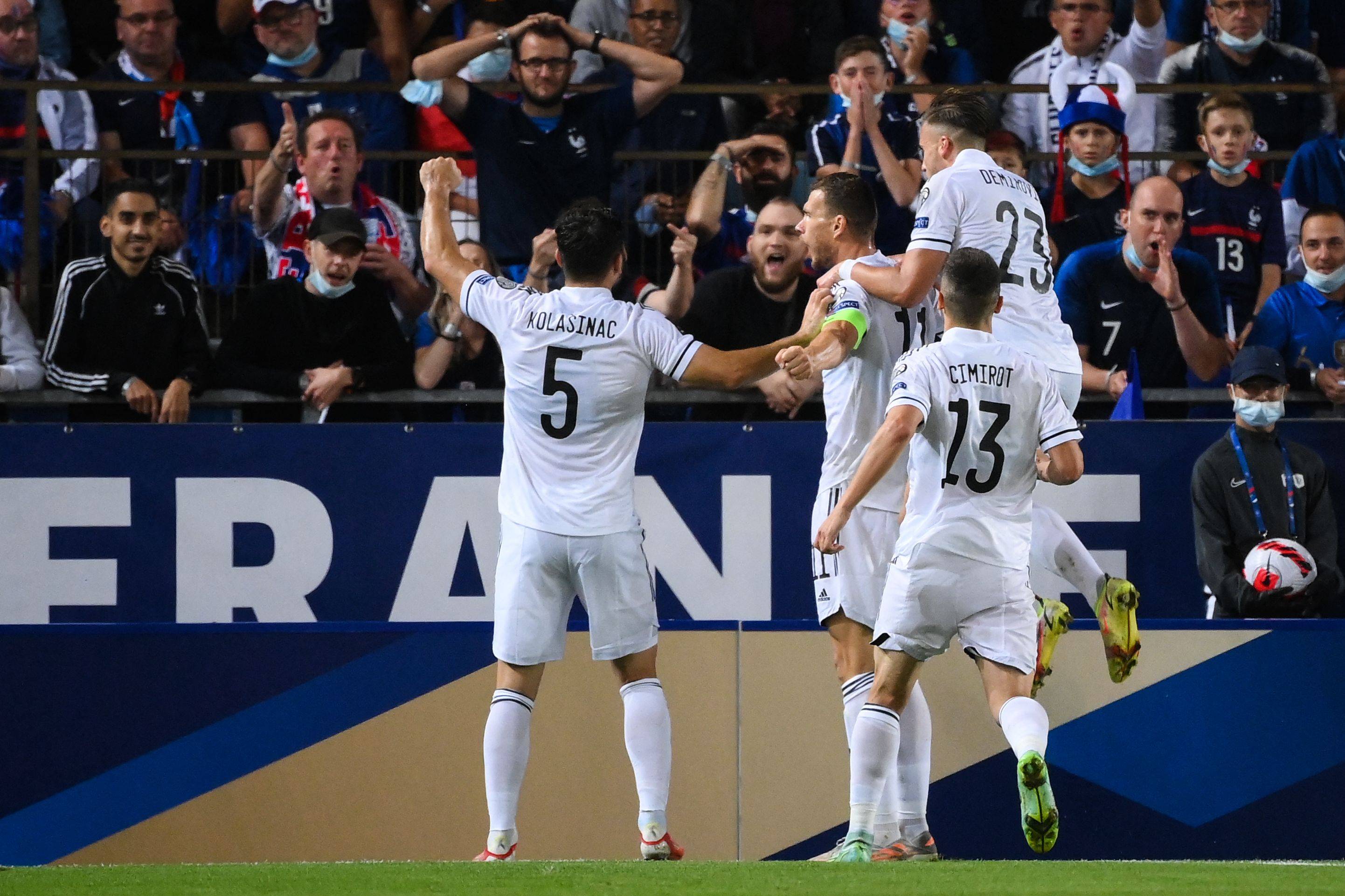 法国队逆转日本队,黄鸭组合统治全场 法国队逆转日本队,黄鸭组合统治全场