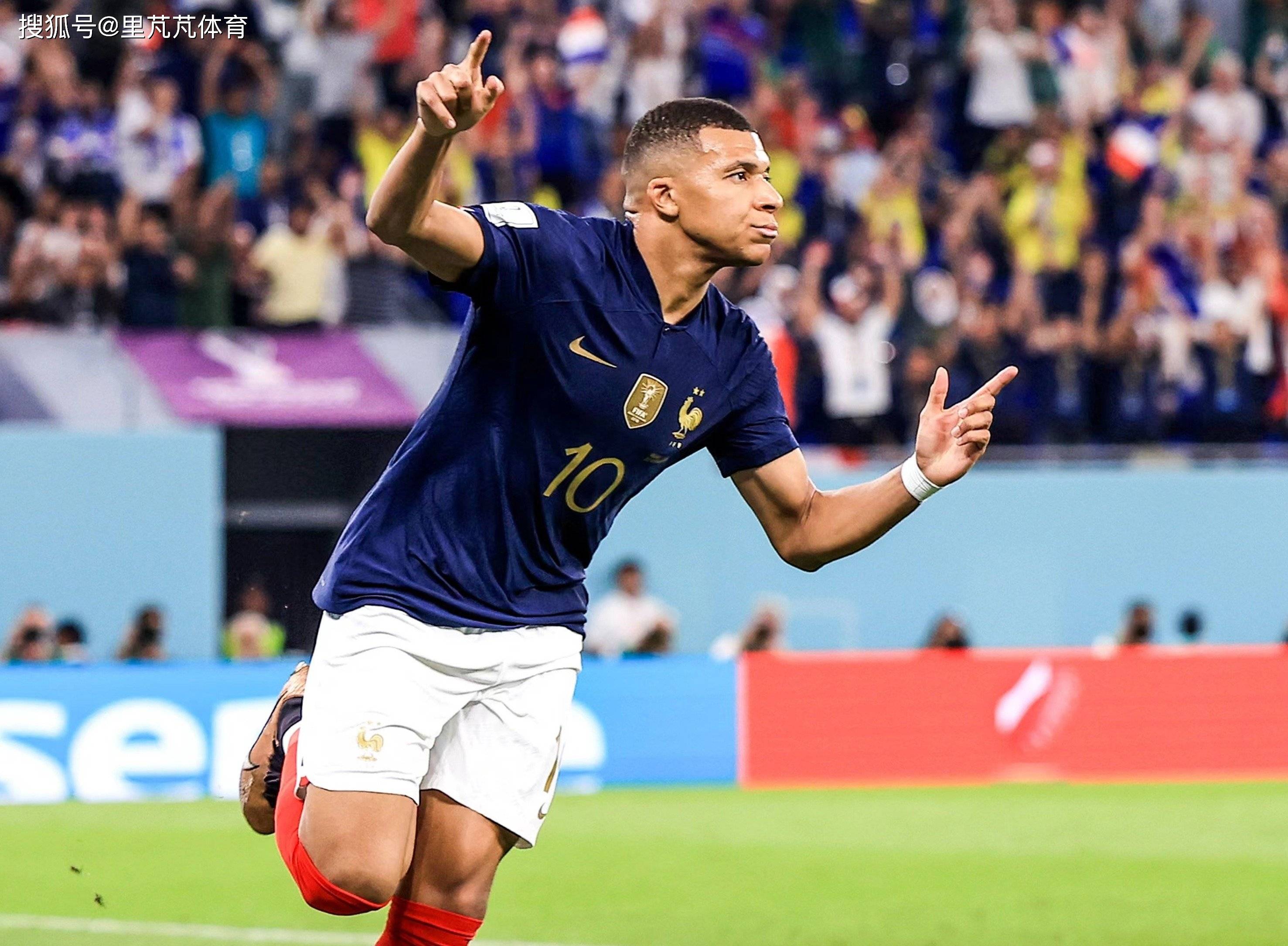 法国队逆转日本队,黄鸭组合统治全场 法国队逆转日本队,黄鸭组合统治全场