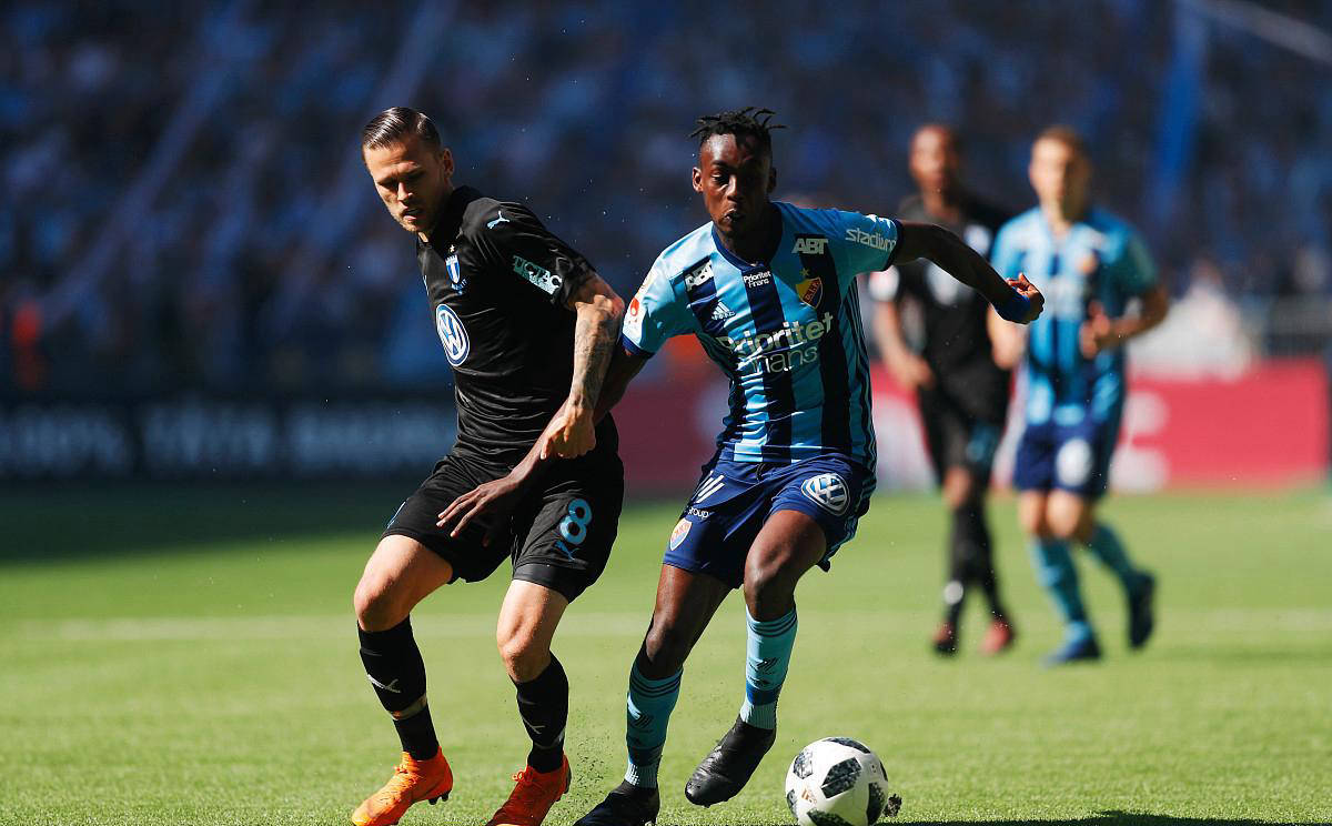 热刺客场逆转战胜对手，小组出线形势良好