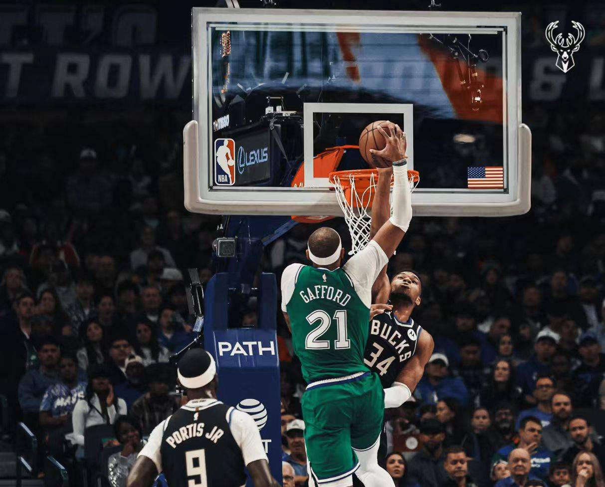 雄鹿绝地反击独行侠,西蒙斯绝境逆转 雄鹿绝地反击独行侠,西蒙斯绝境逆转