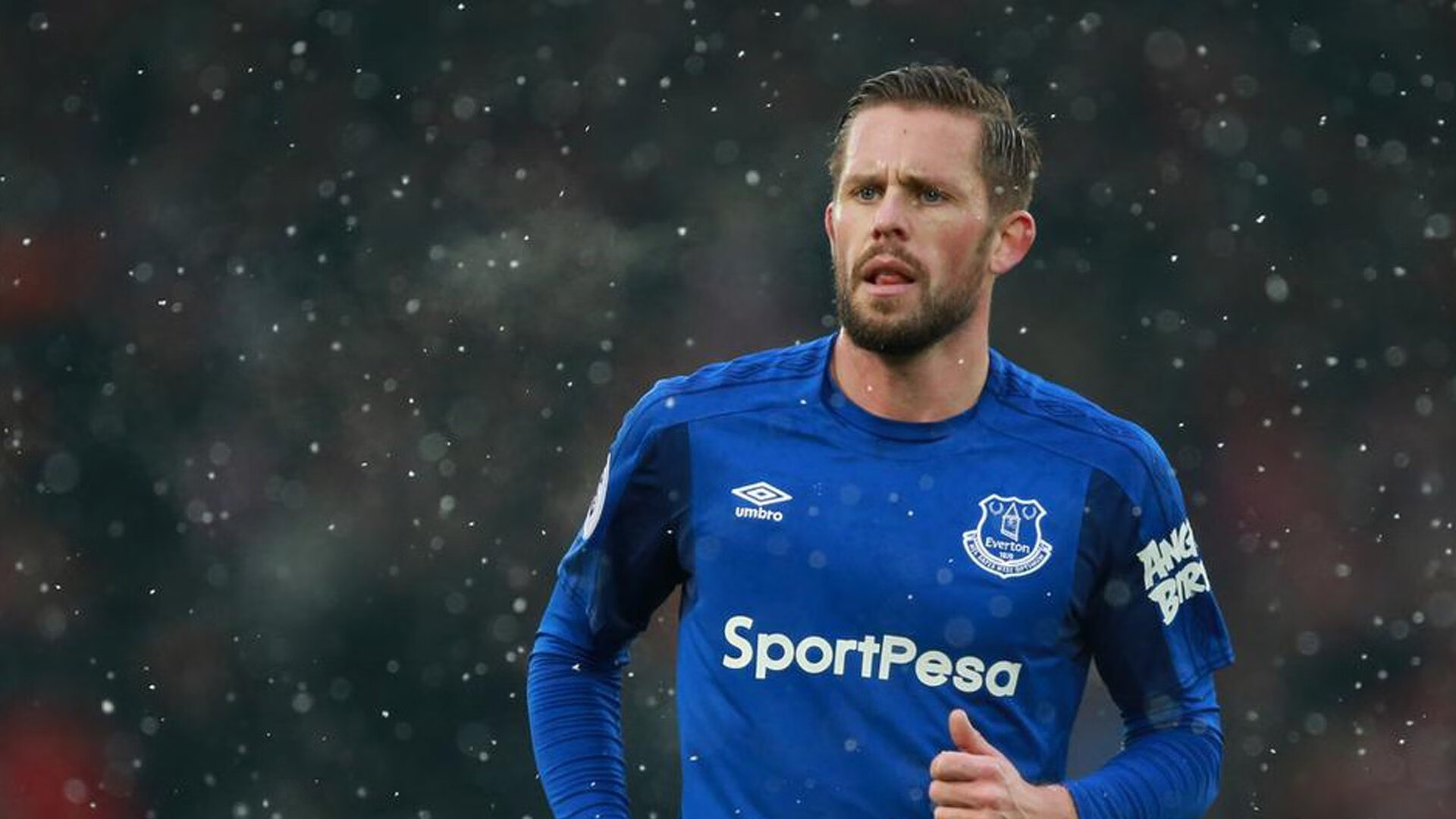 非洲绿鹰对阵红军铁壁，拉亚连续得分如何拉开战术与梦想的差距